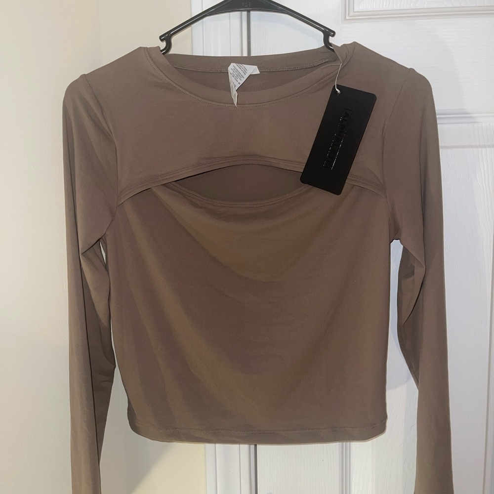 Alphalete Athletics Ultrasoft Keyhole Long sleeve